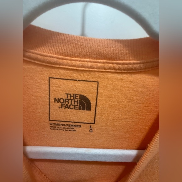North Face. Women’s Short-Sleeve Half Dome Tri-Blend Tee. Orange. Size Large. - Picture 5 of 7